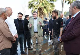 AK Partili Saygılı selden etkilenen Foça’da: Devletimiz hiçbir vatandaşını mağdur etmez