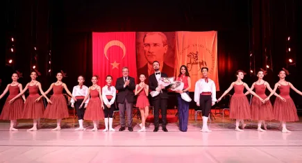 DEÜ, cumhuriyetin 102. yılını sanatla coşkuyla kutladı