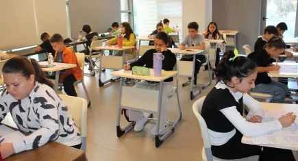 Efes Selçuk’ta öğrencilere ücretsiz deneme sınavı desteği