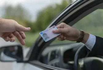 Ehliyetsiz sayılma tehlikesi! 1.8 milyon sürücüye kritik çağrı: 1 Kasım'dan sonra ağır cezalar geliyor