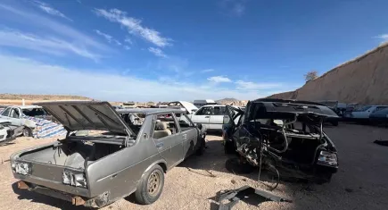 Hasarlı araçların kimliğini değiştirip satan çeteye operasyon