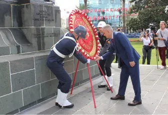 İzmir’de kutlamalar Cumhuriyet Meydanı’nda başladı