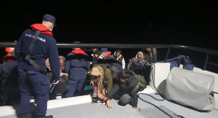 İzmir haber: Aliağa ve Çeşme ilçelerinde çok sayıda göçmen kurtarıldı