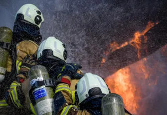 İzmir’in yeni itfaiyecileri göreve hazırlanıyor