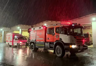 İzmir İtfaiyesi deprem sonrası destek için Sındırgı’da
