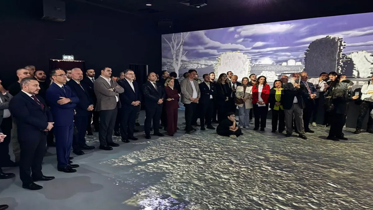 Menemen’de cumhuriyet coşkusu: Dijital Deneyim Merkezi açıldı haberinin görseli