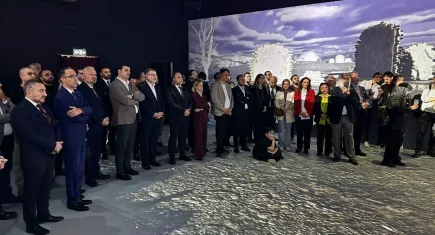 Menemen’de cumhuriyet coşkusu: Dijital Deneyim Merkezi açıldı