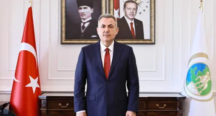 Vali Elban’dan 29 Ekim mesajı: Cumhuriyet, özgürlüğün ve eşitliğin teminatıdır