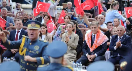 Başkan Sengel'den 29 Ekim mesajı: "Bugün burada olmam cumhuriyet devrimlerinin eseri!"