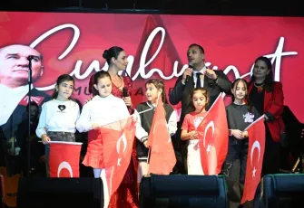Bornova'da Cumhuriyet coşkusu zirve yaptı! O sözler gündem oldu...