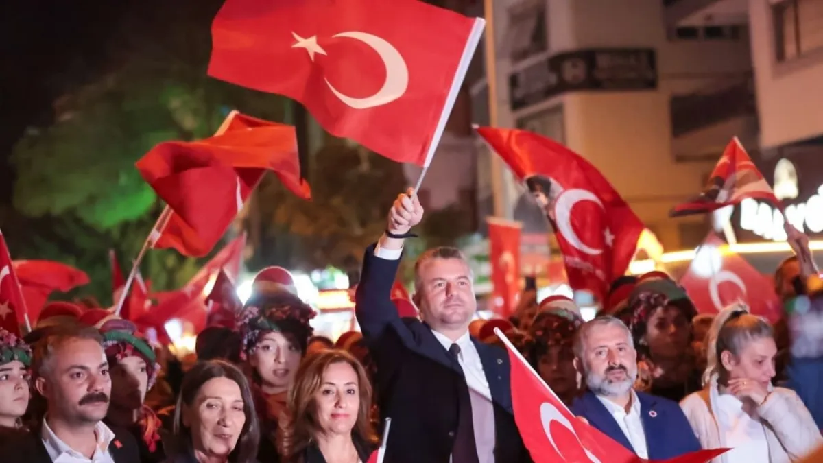 Buca'da 29 Ekim coşkusu zirvede: Başkan Duman'dan 'o büyük mücadele' vurgusu ve 'yüceltme' çağrısı! haberinin görseli