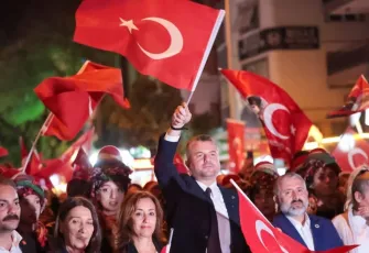 Buca'da 29 Ekim coşkusu zirvede: Başkan Duman'dan 'o büyük mücadele' vurgusu ve 'yüceltme' çağrısı!