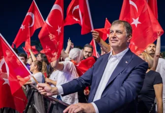 Cemil Tugay'dan "Cumhuriyet" vurgusu: "Kızların özgürlüğü, gençlerin umudunda yaşar!"