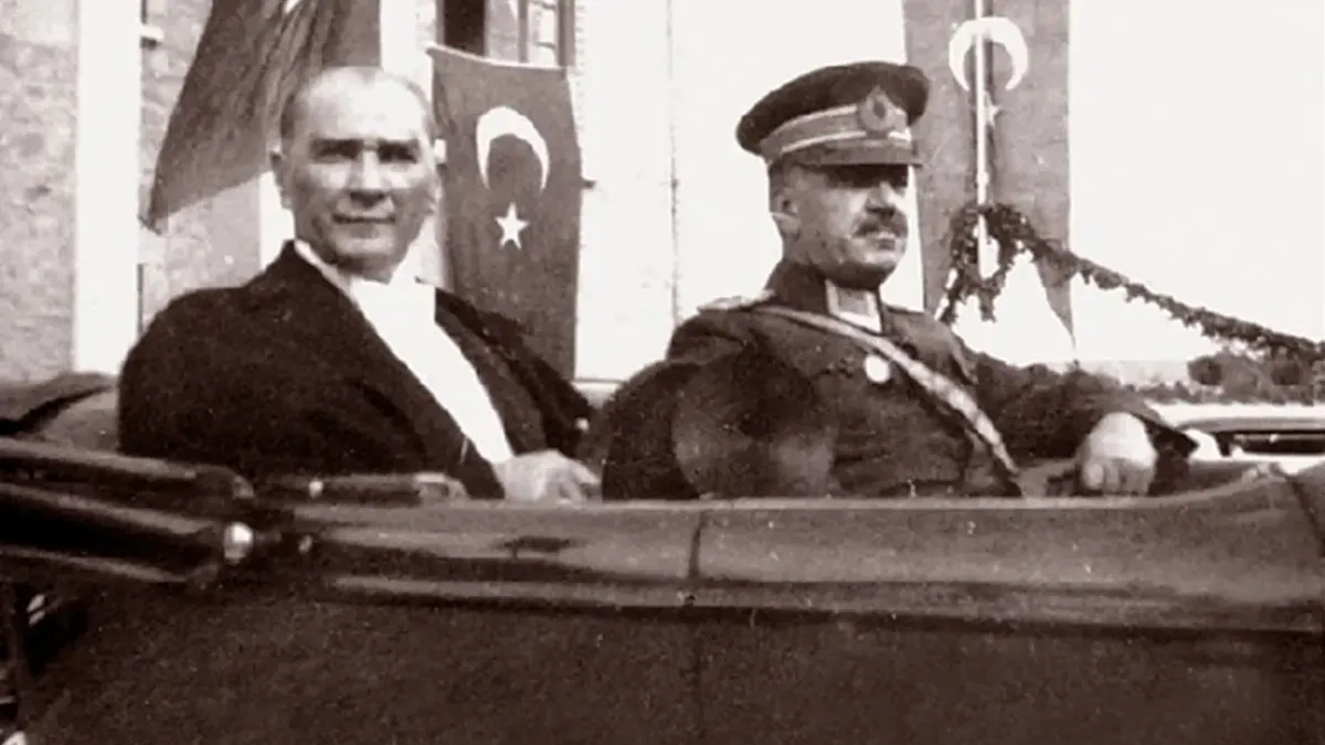 Cumhuriyetin 102. yılına özel! En anlamlı 29 Ekim mesajları: 29 Ekim Cumhuriyet Bayramı kutlama mesajları haberinin görseli