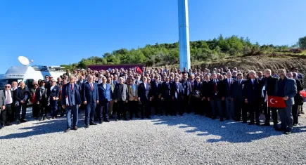 Dev bayrakla 102. Yıl coşkusu: İEÜ'nün yükselen geleceğine Cumhuriyet imzası!