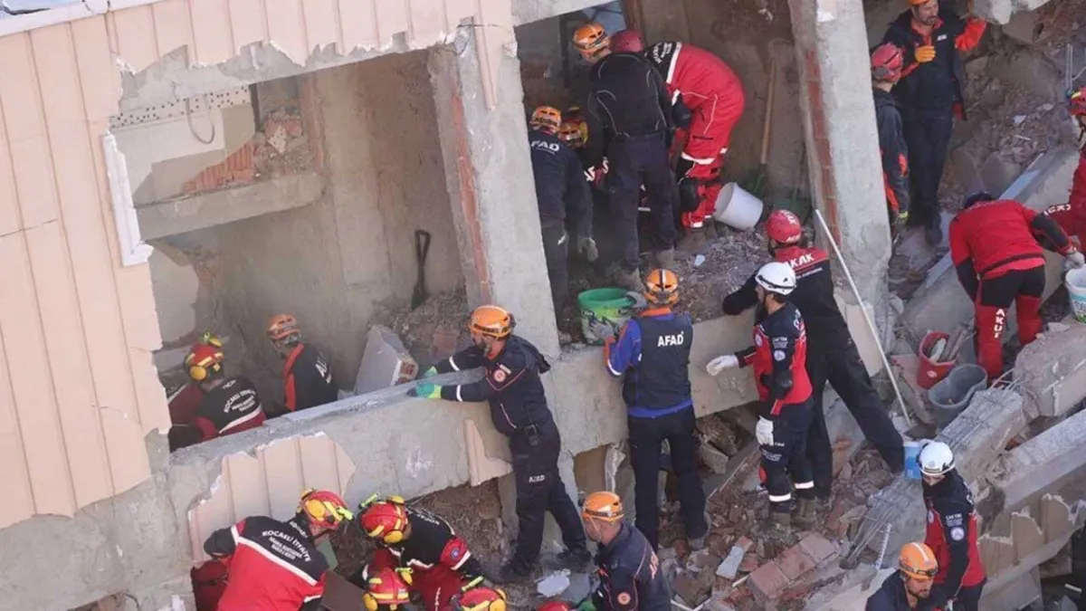 Gebze’de çöken binanın 2012’de yapıldığı ortaya çıktı: Çökmeden önce zeminde kaymalar görülmüş haberinin görseli