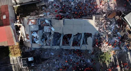 Gebze'deki çöken binadan sevindirici haber : 1 kişiye sağ ulaşıldı!