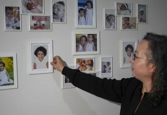 İzmir depreminde kızlarını kaybeden anne, çocuklara depremi hikayeyle anlatıyor