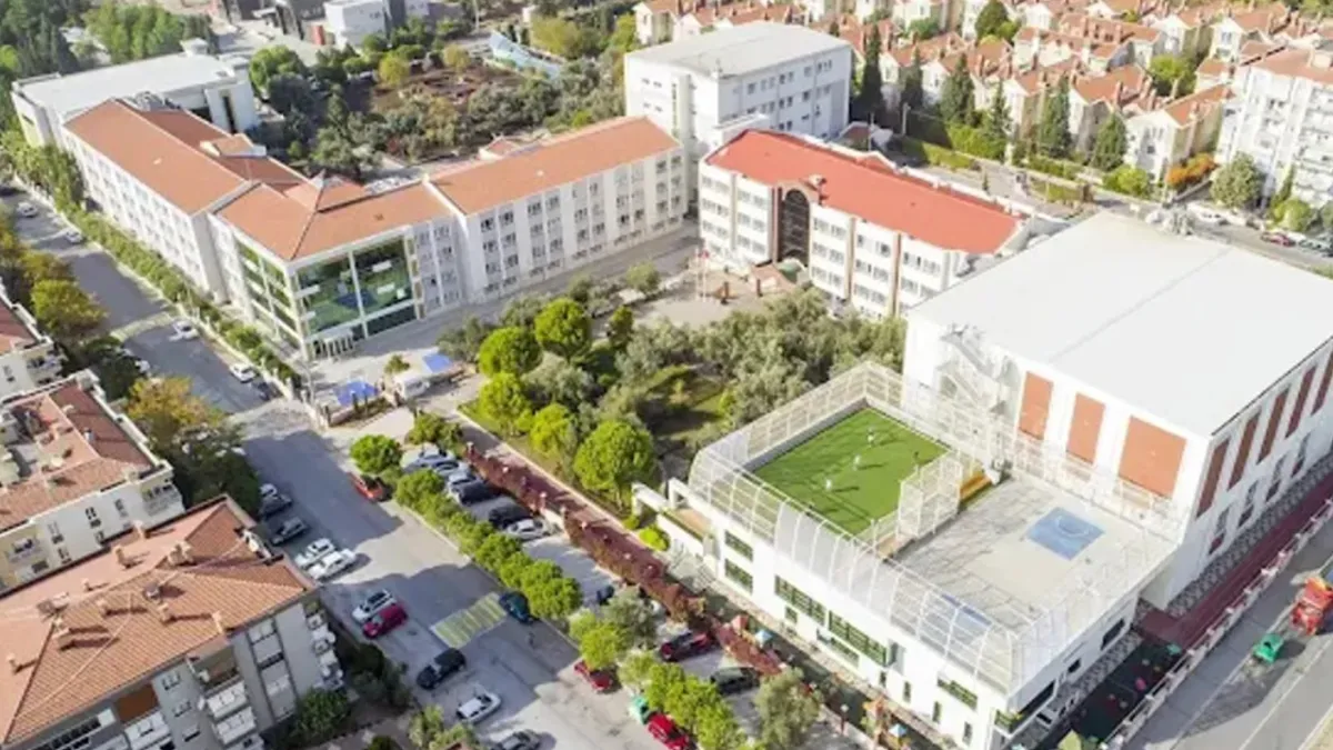 İzmir’in köklü lisesi konkordato talep etti  haberinin görseli