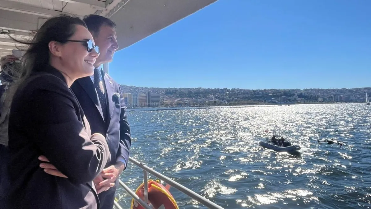 İzmir Körfezi'nde 102. Yıl 102 mil Cumhuriyet Kupası yat yarışması Başkan Tugay'ın katılımıyla gerçekleşti haberinin görseli