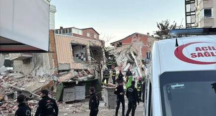 Kocaeli'nin Gebze ilçesinde 6 katlı bina çöktü