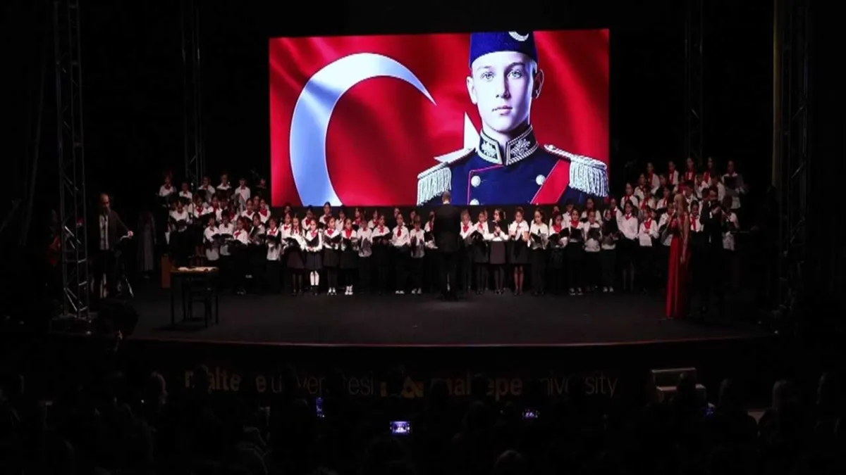 Öğrencilerden yapay zekalı müzikal: Mavi Gözlü Devrim haberinin görseli