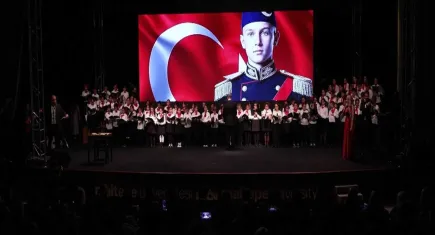 Öğrencilerden yapay zekalı müzikal: Mavi Gözlü Devrim