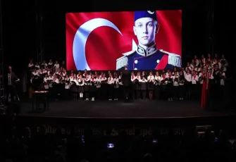 Öğrencilerden yapay zekalı müzikal: Mavi Gözlü Devrim