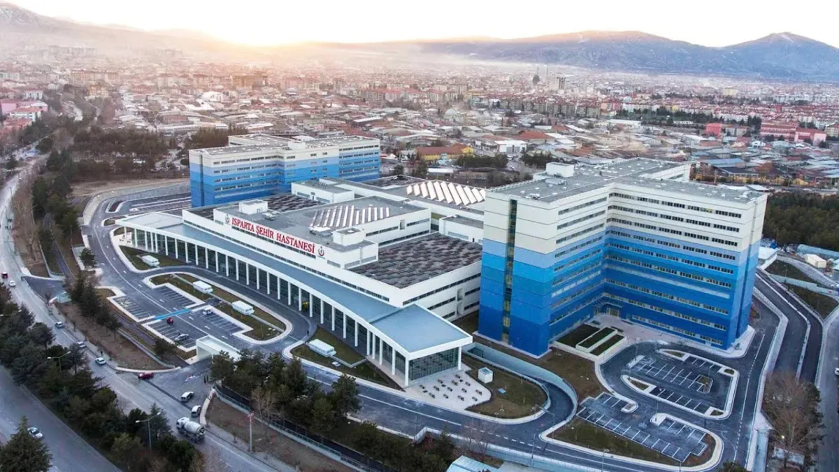 Şehir hastanelerinde sağlık çalışanlarının sağlığı ve güvenliği anketi başladı haberinin görseli