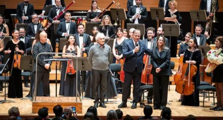 Tugay'dan Cumhuriyet Konseri'nde net mesaj: "Önümüze engel konsa da kazanacağız! Cumhuriyet sonsuza kadar yaşayacak"