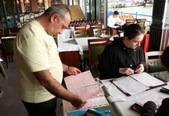 Turistlere 59 bin lira hesap çıkaran Galata’daki restorana ceza kesildi