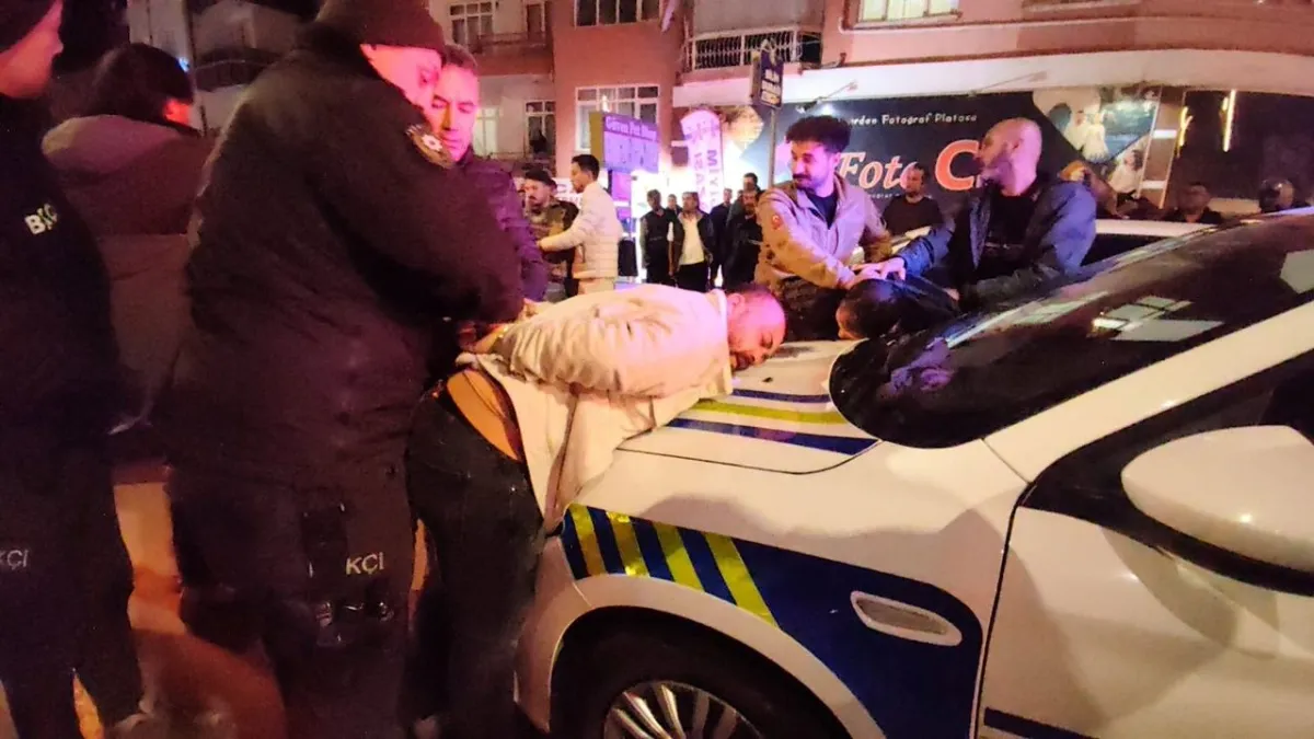 Alkollü sürücü polise tekme attı! haberinin görseli