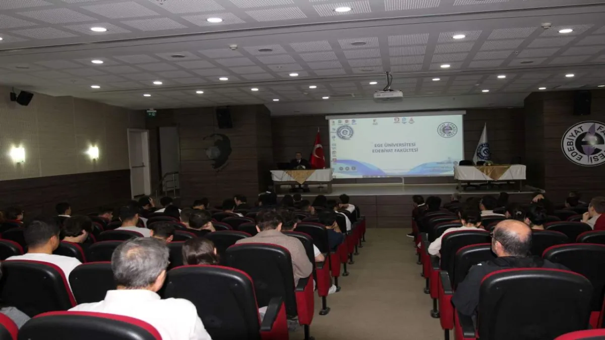 Atatürk’ün barış politikası Ege Üniversitesi’nde masaya yatırıldı haberinin görseli