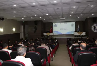 Atatürk’ün barış politikası Ege Üniversitesi’nde masaya yatırıldı