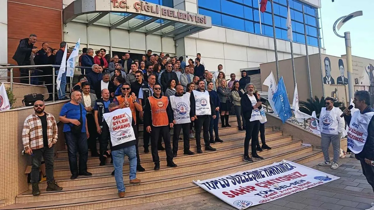 Çiğli Belediyesi’nde memurlar eylemde haberinin görseli