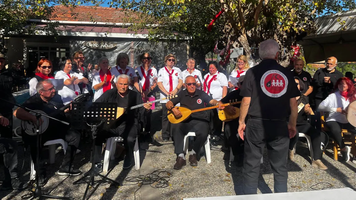 Çile Köyü'nde 29 Ekim coşkusu: Cumhuriyet Bayramı, müzik ve birliktelik içinde kutlandı haberinin görseli