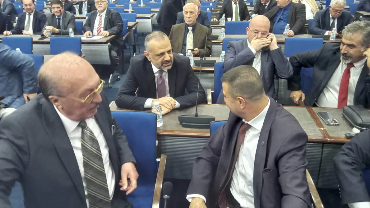 Ev hapsindeki Şenol Aslanoğlu İZTO meclisinde haberinin görseli