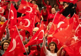 Güzelbahçe’de cumhuriyet coşkusu