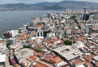 İzmir’de riskli yapılar dönüşüme açılıyor: İzmir Yenileniyor projesi için başvuru süreci başladı