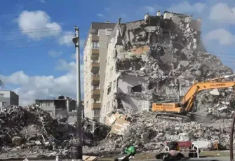 İzmir depreminin 5. yılında siyasilerden anma mesajı