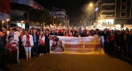 Menderes’te cumhuriyetin 102. yılı büyük coşkuyla kutlandı