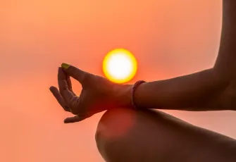 Mutluluk kimyasallarında patlama: Dopamin ve serotonin meditasyonla yükseliyor!