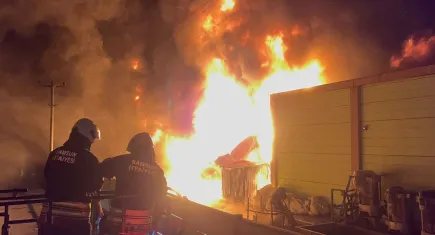 Samsun'da geri dönüşüm fabrikasında yangın!