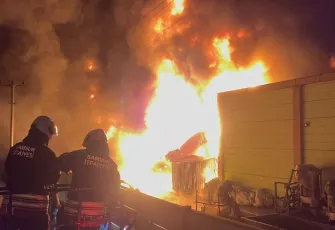 Samsun'da geri dönüşüm fabrikasında yangın!