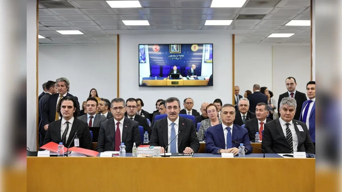 TBMM Plan ve Bütçe Komisyonu’nda bütçe görüşmeleri: Emekli maaşları, açlık sınırı ve “savaşa hazırlanan bütçe” tartışması haberinin görseli