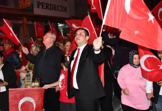 Torbalı’da Cumhuriyet Bayramı kutlamaları: Binlerce vatandaş fener alayında buluştu