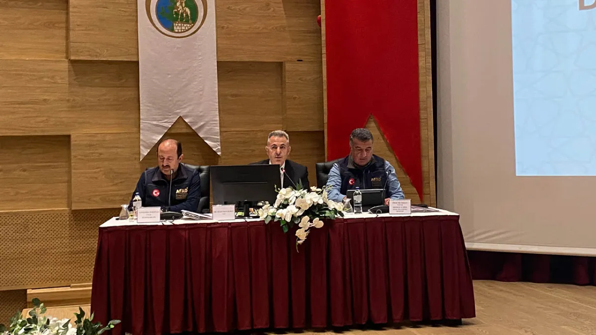 Valilik ve AFAD’dan koordinasyon toplantısı: İzmir’e AB destekli proje müjdesi! haberinin görseli