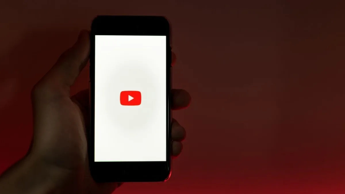 YouTube TV ekranına QR kodla şok alışveriş devrimi! Rakip tanımayacak yapay zeka hamlesi haberinin görseli