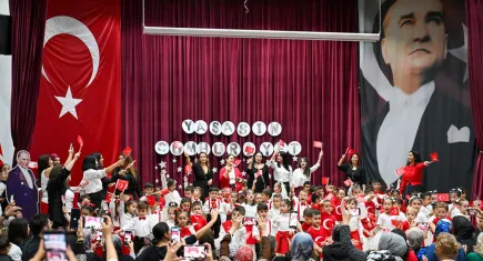 Bornovalı çocuklar Cumhuriyet Bayramı’nı coşkuyla kutladı