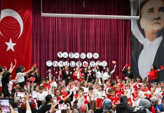 Bornovalı çocuklar Cumhuriyet Bayramı’nı coşkuyla kutladı